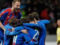 开云体育-佛罗伦萨主场失利，球队士气受挫