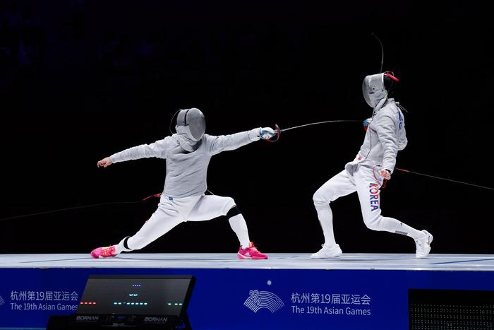 关于韩国击剑队再夺冠，凭借团队合作力量问鼎的信息