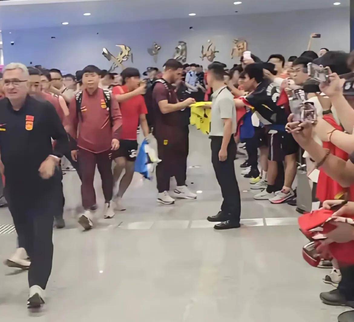 南美豪门球队在国际赛事上霸气侧漏