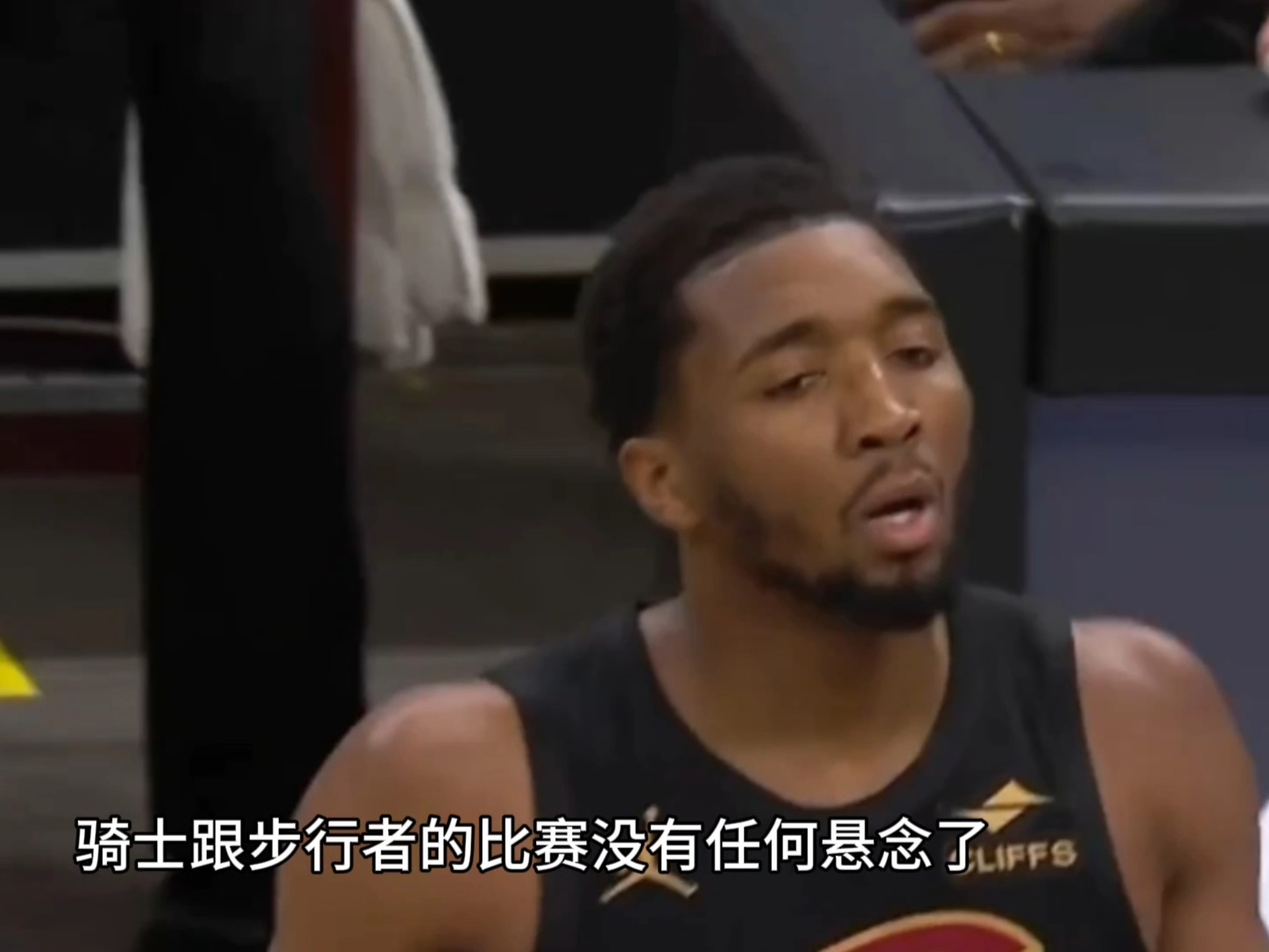 骑士击败老鹰，塞克斯顿表现抢眼