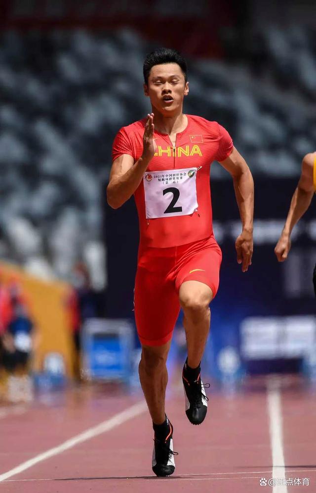 激动人心的比赛即将开始，球员们展现出色技艺！