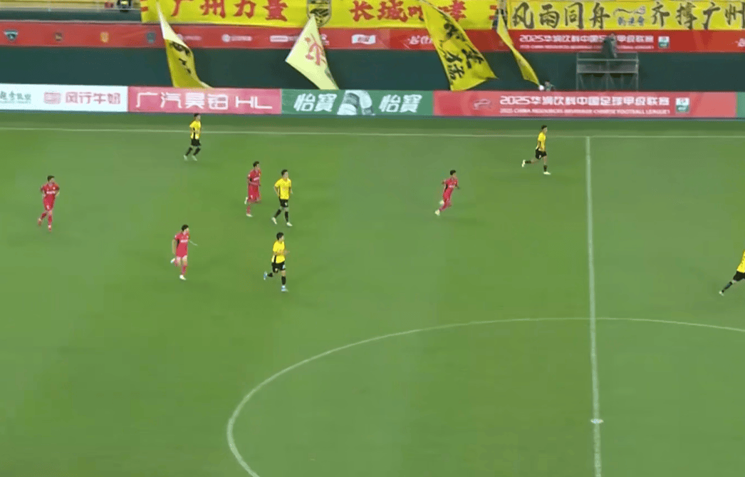 关于拜仁慕尼黑完胜弱旅，稳占积分榜首的信息