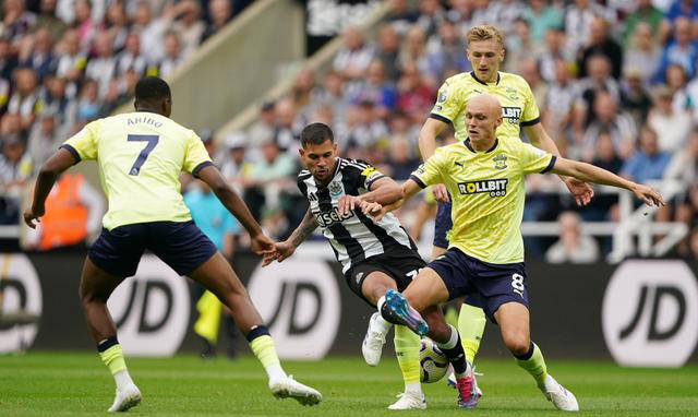 伯恩茅斯主场大败，士气受挫