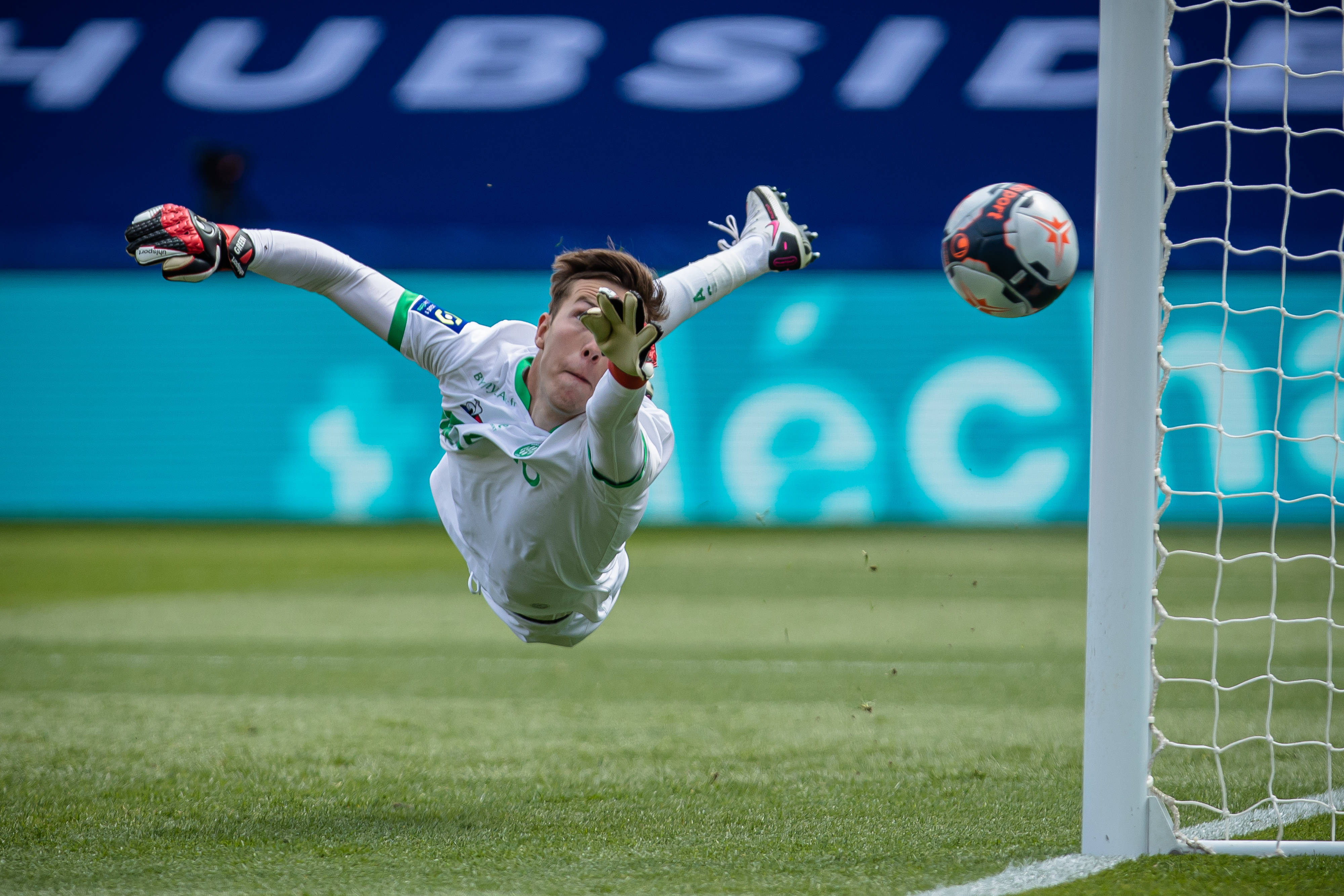 里尔客场战平圣埃蒂安，表现稳定