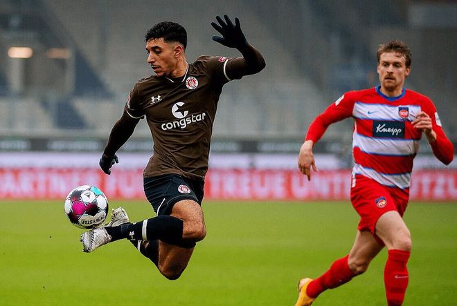 包含波鸿队不敌对手逆转，需正确总结经验的词条