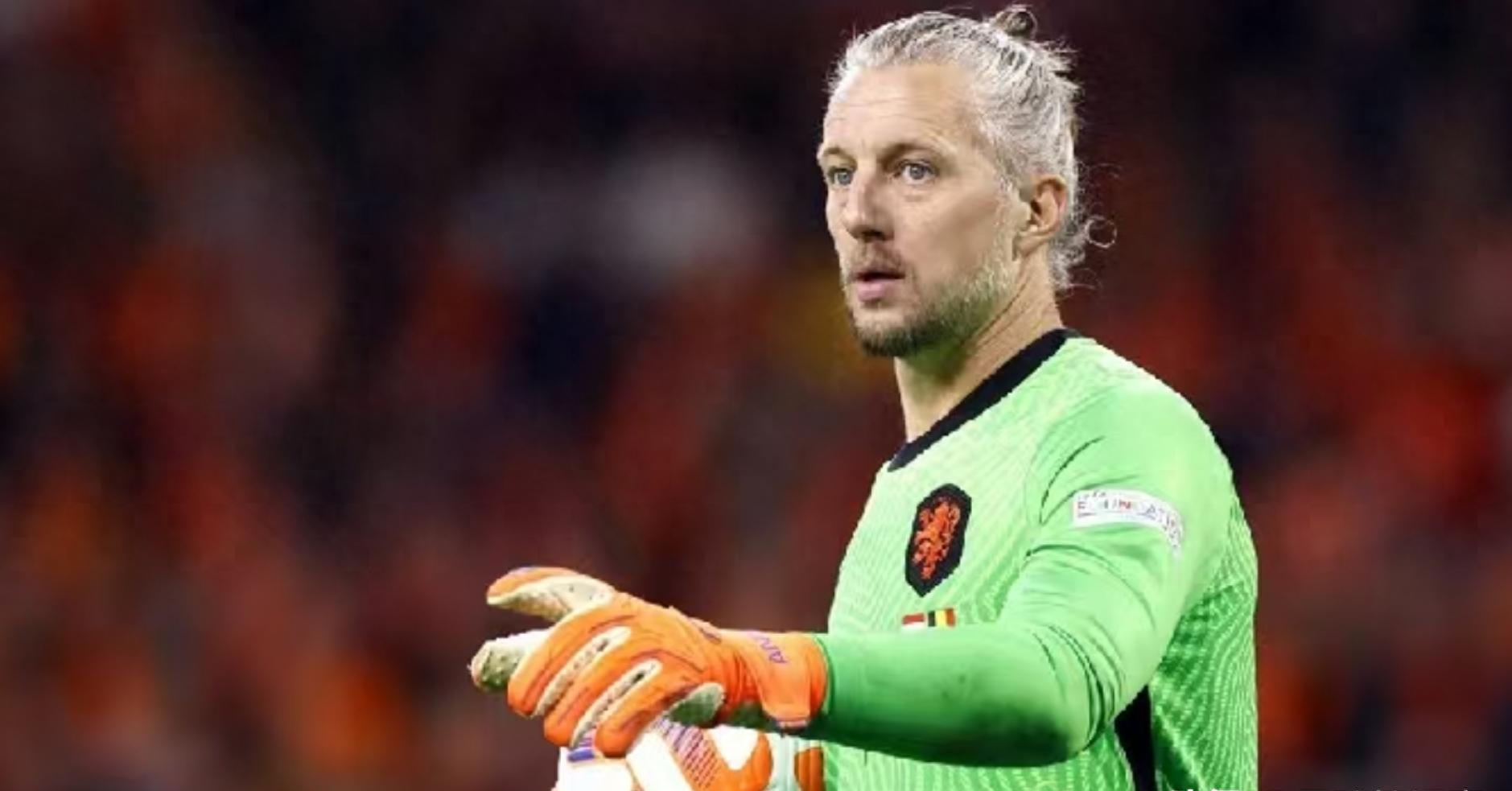 阿贾克斯前锋在比赛中获得进球王