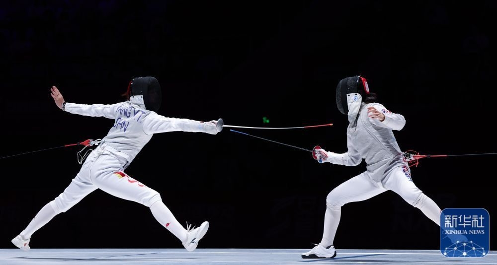 保加利亚选手夺得击剑比赛女子团体金牌 保加利亚选手夺得击剑比赛女子团体金牌