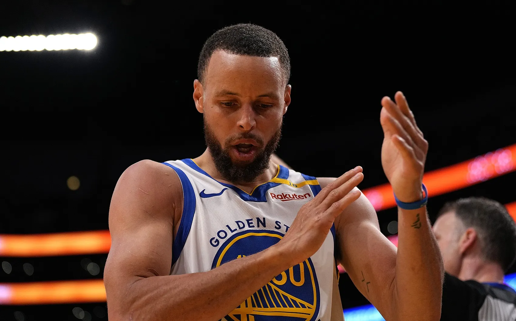 快船客场逆袭灰熊，主控后卫主攻火力