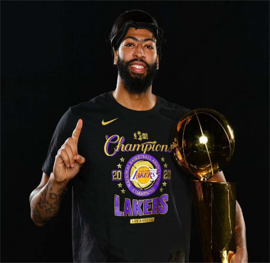 湖人主场大胜独行侠，浓眉28分8篮板