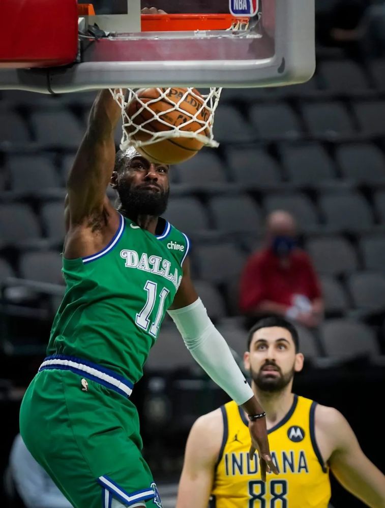 步行者主场不敌小牛遭遇两连败