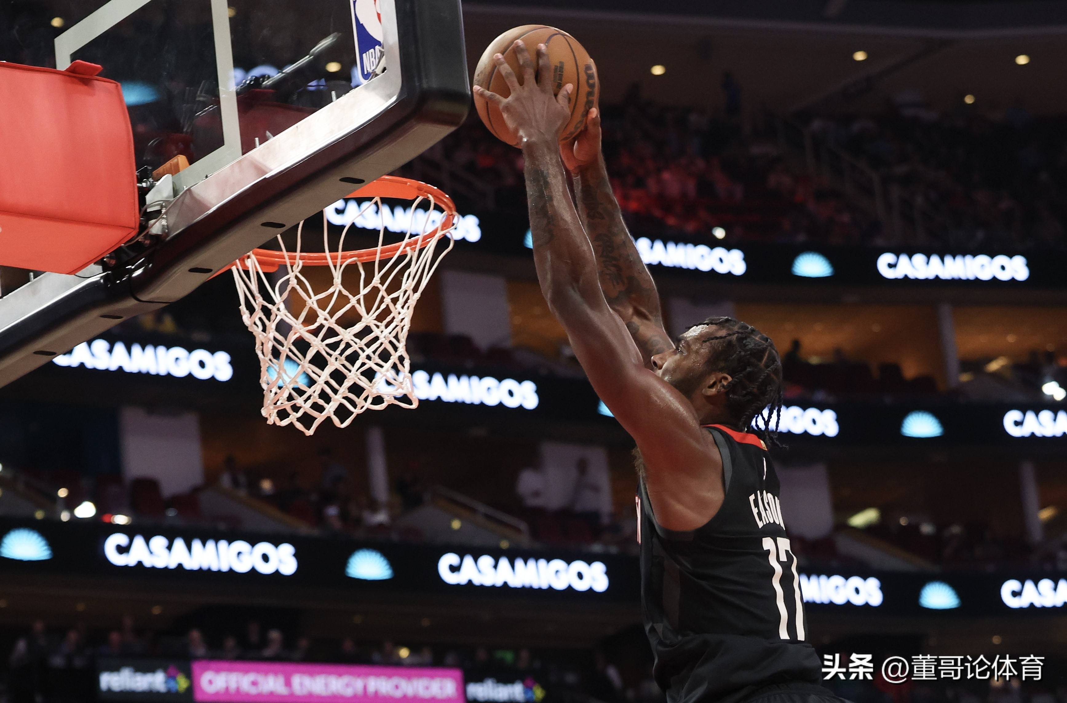 火箭主场逆转76人获得胜利